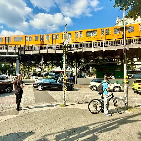 아파트 -neu- Vintage-flair In Kreuzberg *