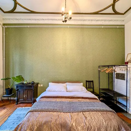 -neu- Vintage-flair In Kreuzberg Apartment Berlin